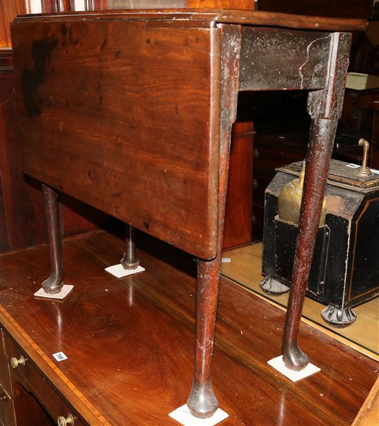 George III style mahogany rectangular topped side table, on turned tapered legs